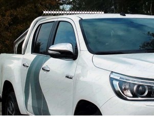 Защита кузова и заднего стекла с фарой без надписи 75х42 мм для Toyota Hilux № TOYHILUX15-51
